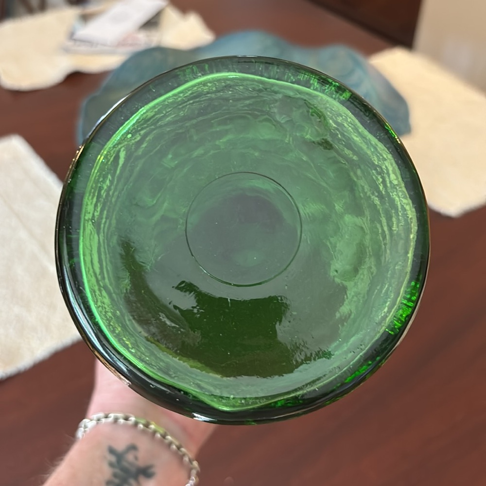 Crinkled Green Glass Vase Vintage - Picture 6 of 12